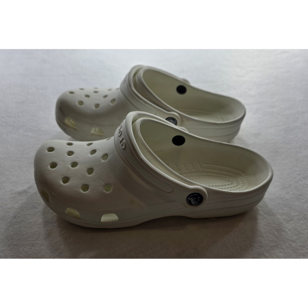 Crocs White Traditional Clogs. Men's Size 7. Women's Size 9 - Picture 5 of 8